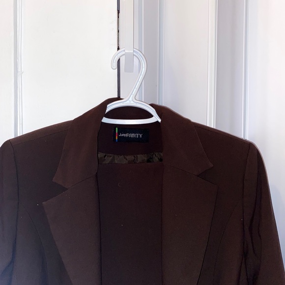 Brown suit - Picture 2 of 2